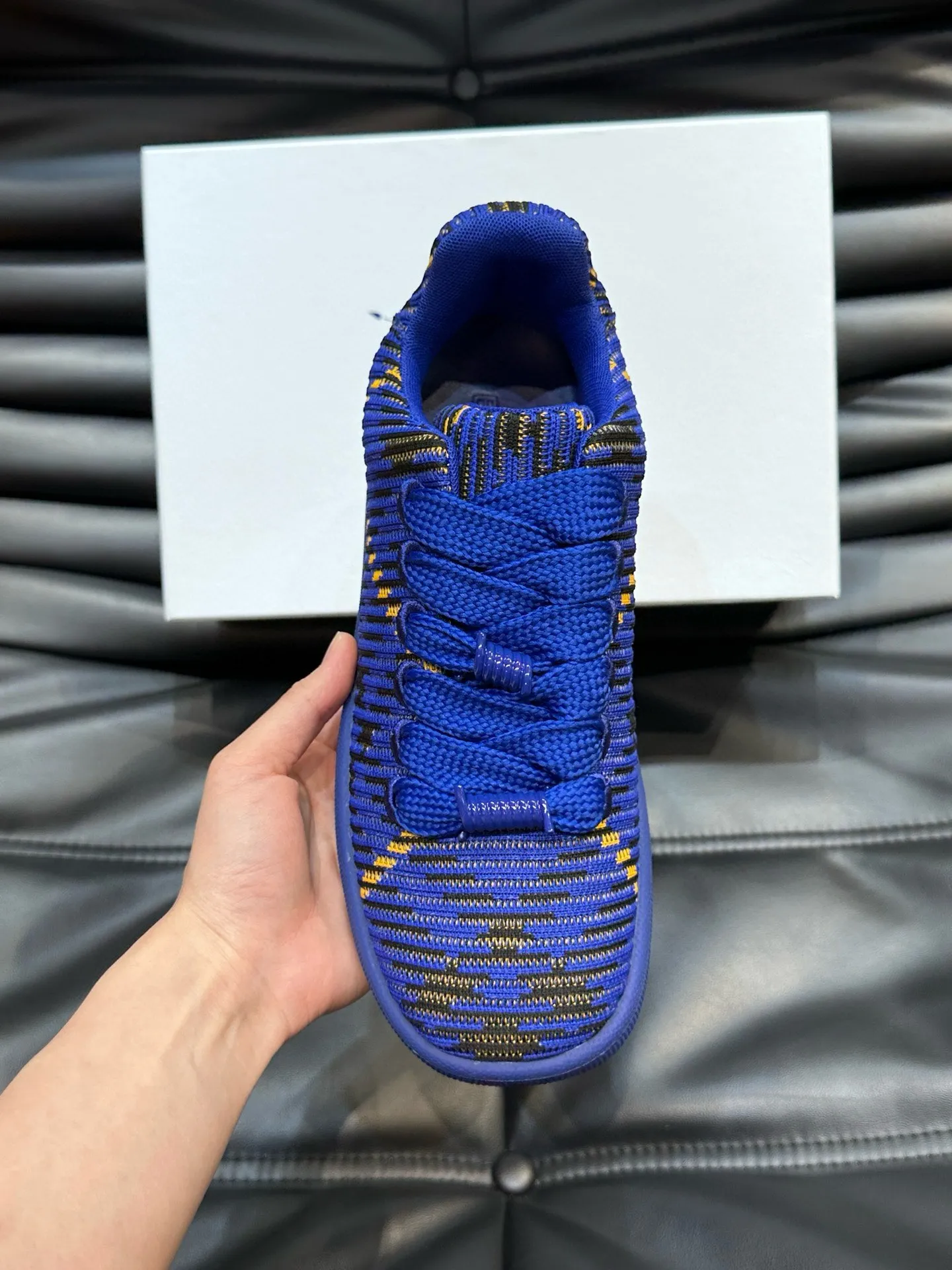Factory price: 458💰Burberry Box series👫 Thick-soled casual sports shoes for couples, cool sneakers and bread shoes, purchased and developed from the original version, the top version of Box series sports shoes, made of original plaid/knitted fabric, embellished with EKD embossing. Made of mesh lining, the laces are decorated with metal coils, the rubber sole is decorated with the Burberry letter logo, and the original molded 3.5CM two-color T men's shoe 💰U outsole! Code number: 35-45 (35-45 customized)